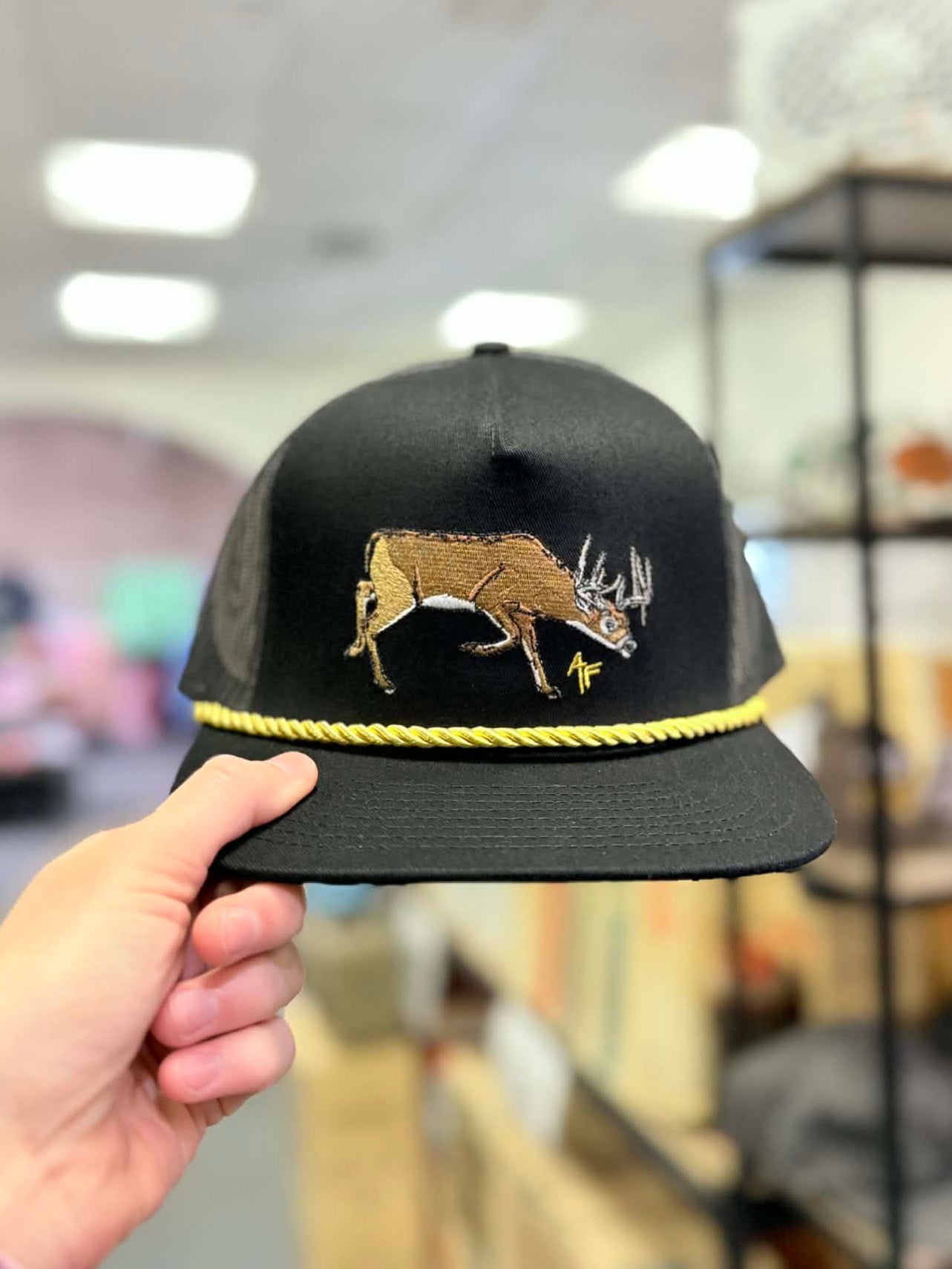 American Fetcher, The White Tail, Black/Gold